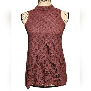 Rewind Sleeveless Lace Blouse